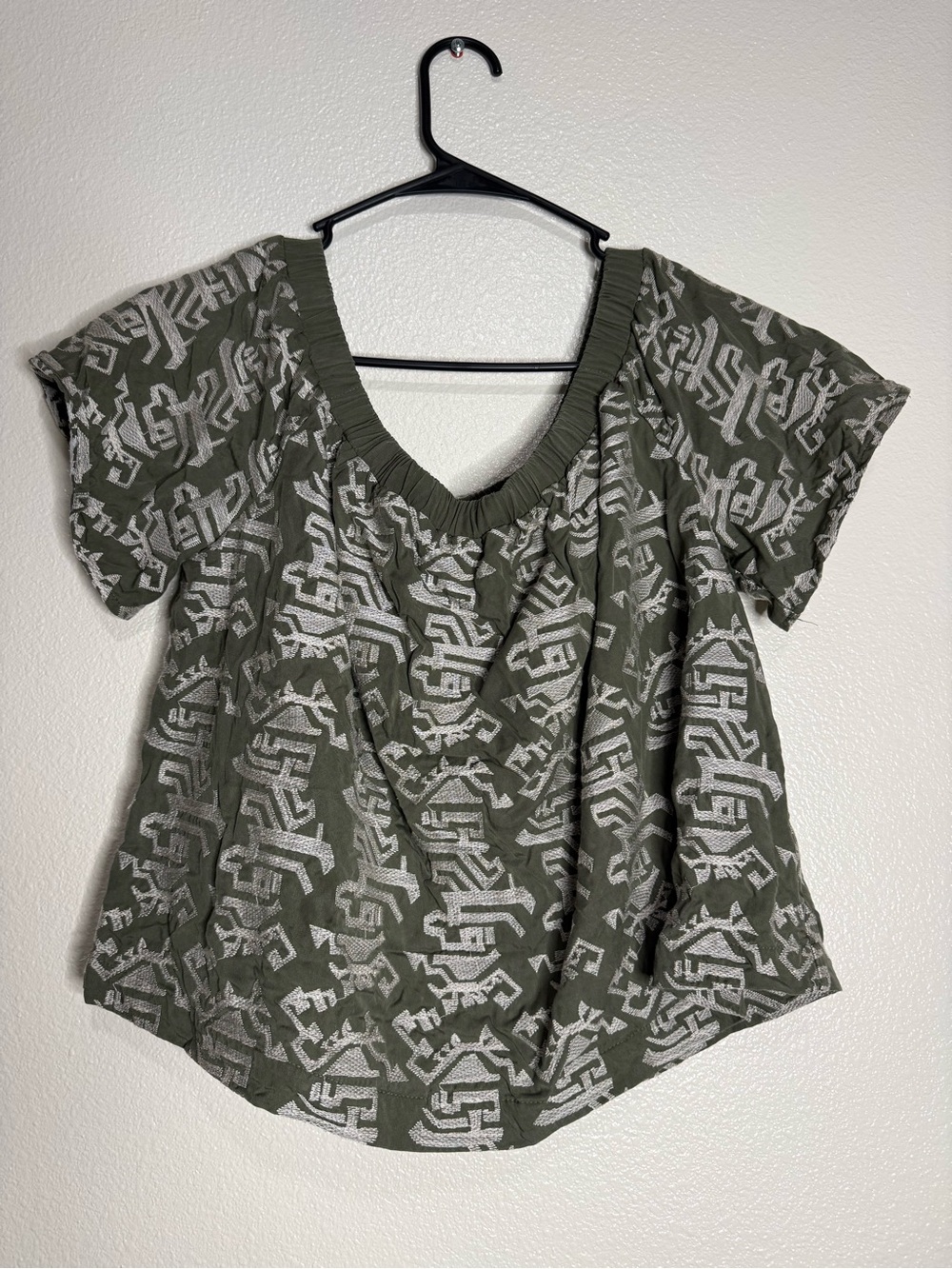 Skies are Blue Embroidered Aztec Off the Shoulder Cropped Blouse Sz M Oversized - Picture 1 of 5